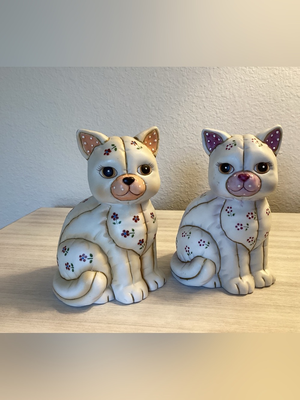 Vintage Set Of Lefton Handpainted Porcelain Cats 1987 Peach & Purple - IEC
